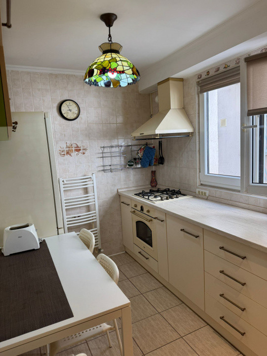 Drumul Taberei – Str. Pravat, etaj 1/4, 2 camere, S=50 mp. 