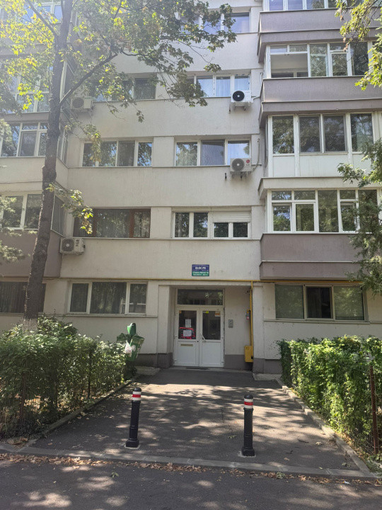 Drumul Taberei – Str. Pravat, etaj 1/4, 2 camere, S=50 mp. 