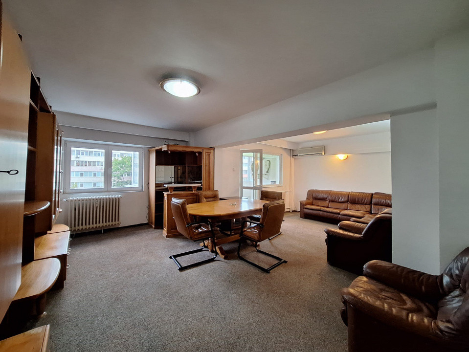 Stefan cel Mare-Lizeanu apartament 4 camere birou 95 mp