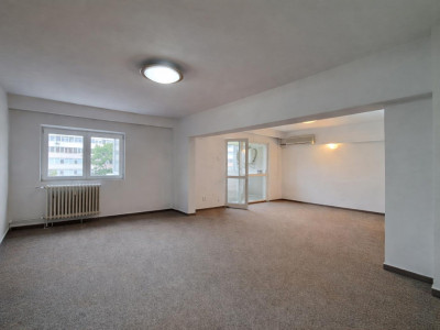 Stefan cel Mare-Lizeanu apartament 4 camere birou 95 mp